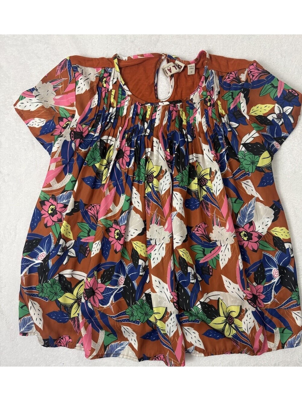 Anthropologie Dolan Left Coast Collection Pleated Top Size XS Keyhole Back